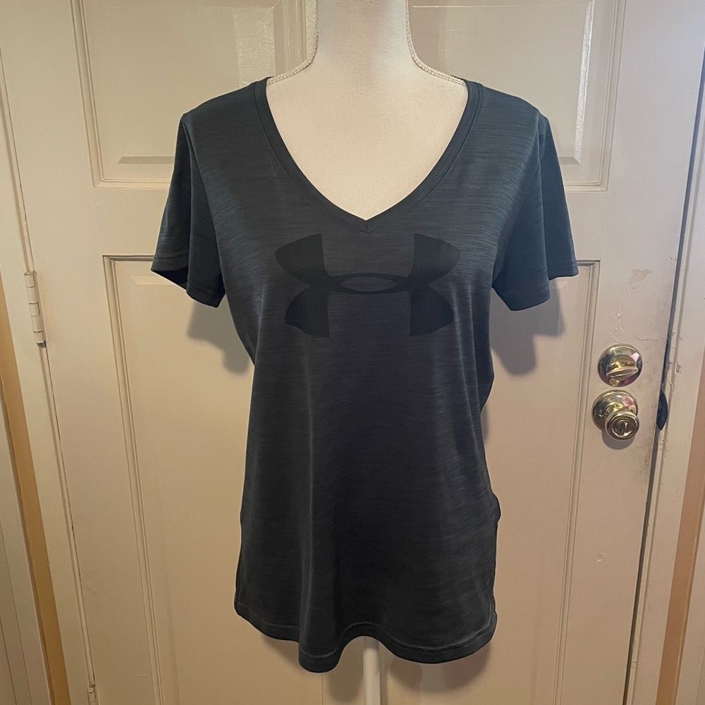 Under Armour Women’s V-Neck Tee